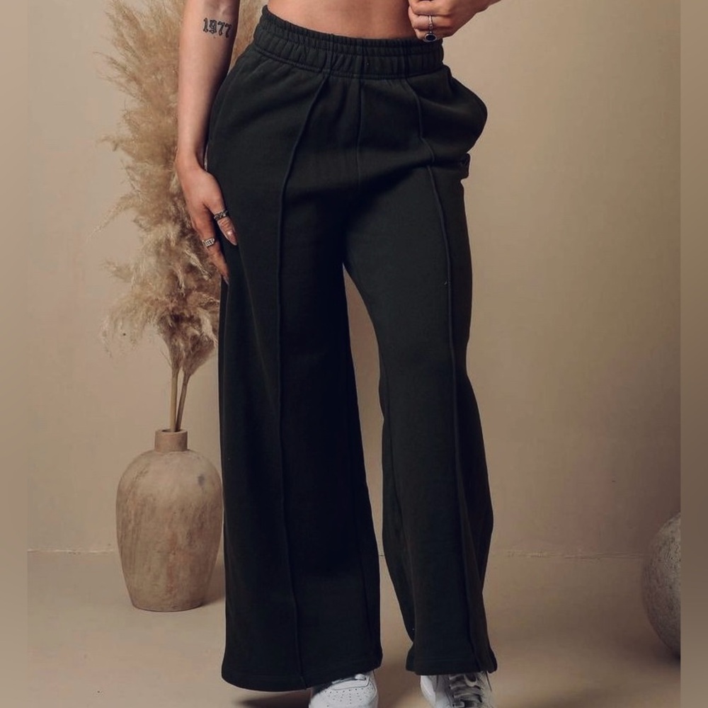 NWOT YoungLA Wide Leg Fleece Pants
